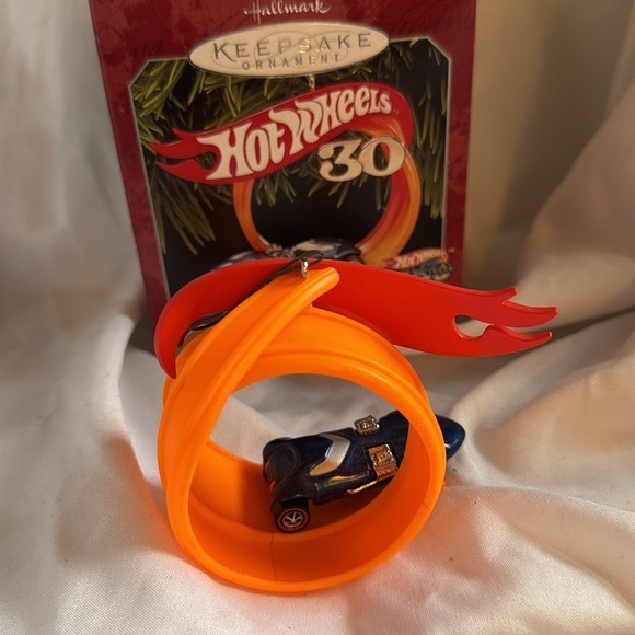 Hallmark keepsake ornament hot wheels 30thl anniversary - Picture 6 of 6